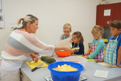 Kürbisfest_Kita_Kinderland_Anlieferung_Riesenkürbis