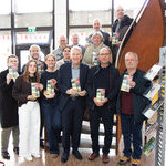 Gruppenbild bei der Vorstellung des Ebbes von Hei! -Einkaufs- und Genussführer 2026 