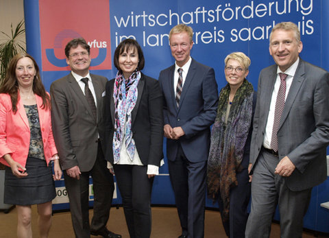 Diskutierten über „Lebensphasenorientierte Personalpolitik“: Astrid Brettnacher, Jürgen Pohl, Dr. Jutta Rump, Dr. Carsten Meier, Sabine Ruppert-Fürstos und Landrat Patrik Lauer (v.l.).