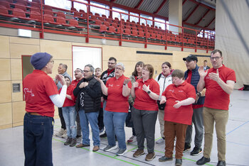 Awo Herzrocker bei einer Gesangseinlage