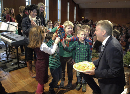 Landrat 50. Geburtstag-Kinderland-Kinder gratulieren