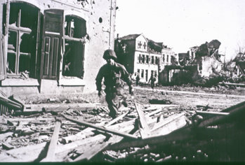 1944-45_Saarlautern_Soldat