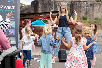 Messe für Alleinerziehende - Tanzen