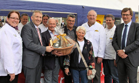 Brot & Wein-Gewinnerermittlung durch Landrat