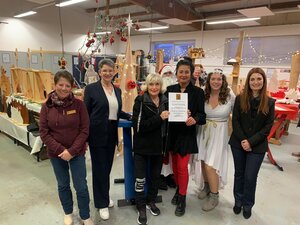 Spendenübergabe_Jugendwerkstatt