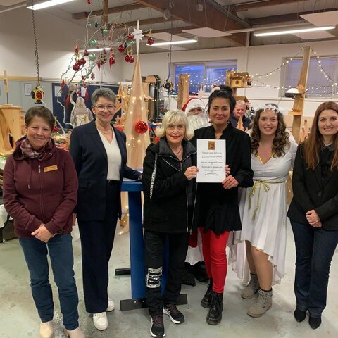 Spendenübergabe_Jugendwerkstatt