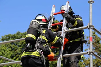 Feuerwehr_Leistungsabzeichen_2023_Aufstieg_Leiter