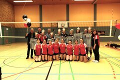 Teamfoto mit Landrat und Vereinsvorsitzenden