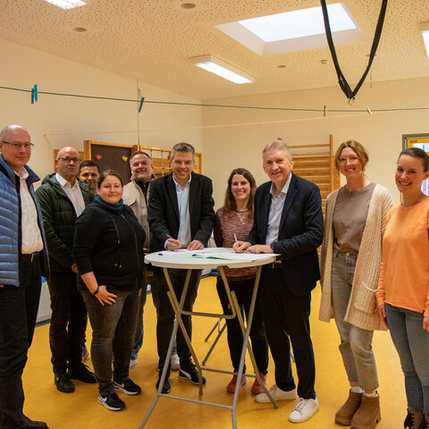 20251110_Kooperationsvereinbarung Ford+Kinderland2