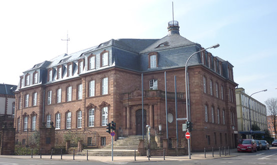 Landratsamt Hauptgebäude, in dem die KVHS untergebracht ist