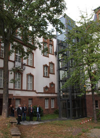 Fahrstuhl Altbau 