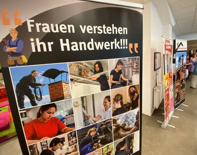Frauen verstehen ihr Handwerk - Ausstellung