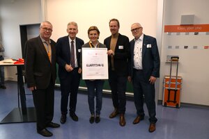 Urkundenüberreichung_IMG_7263